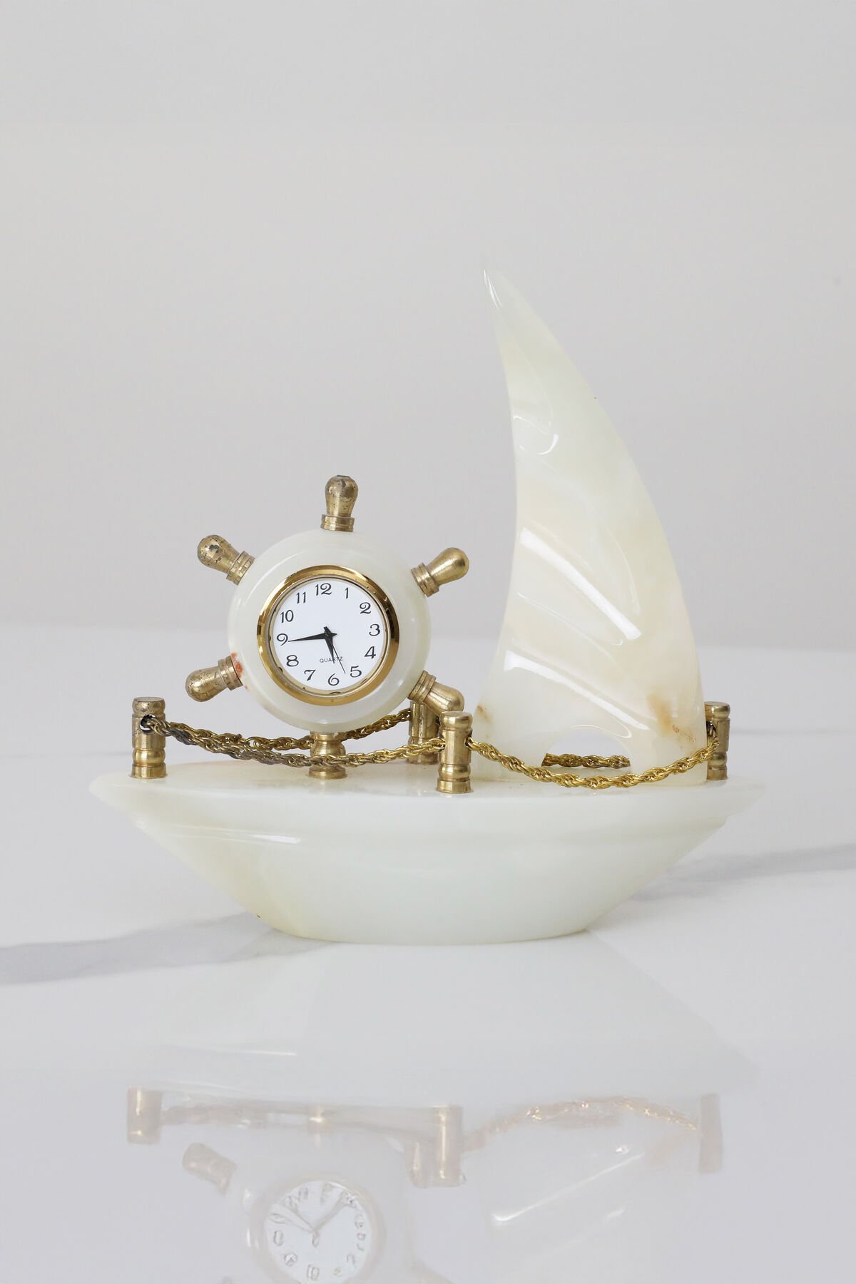 Gemi Formunda Dümen Detaylı Mermer Saat